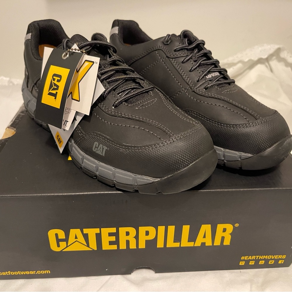 Men’s composite toe shoes.